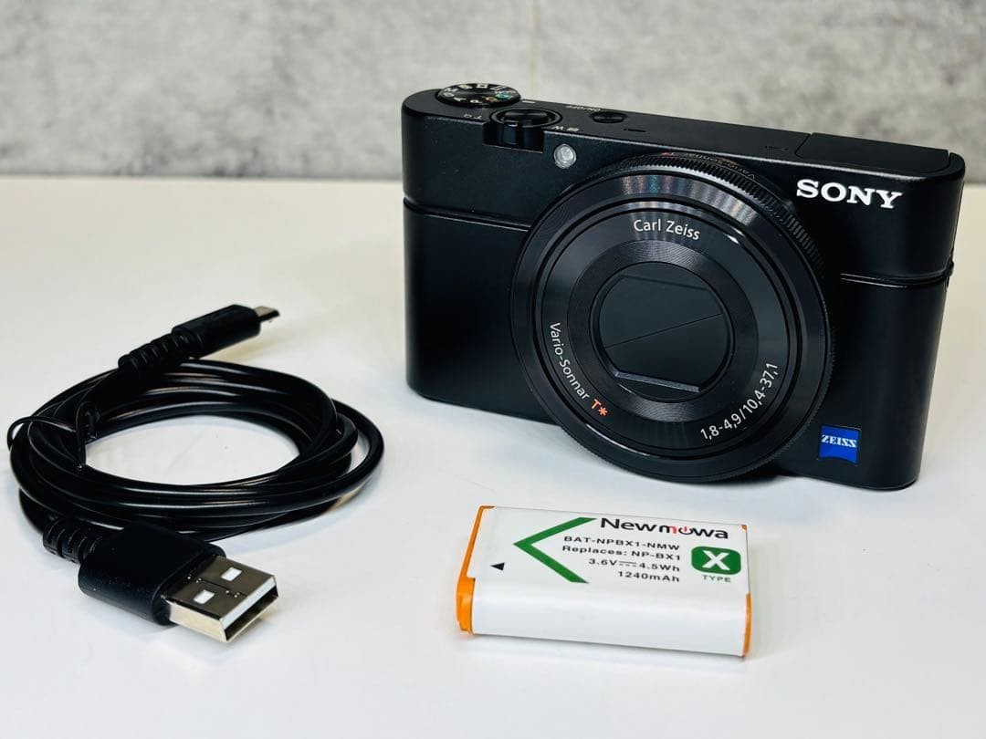 Sony Cyber-shot DSC-RX100 Compact Digital Camera Excellent Condition