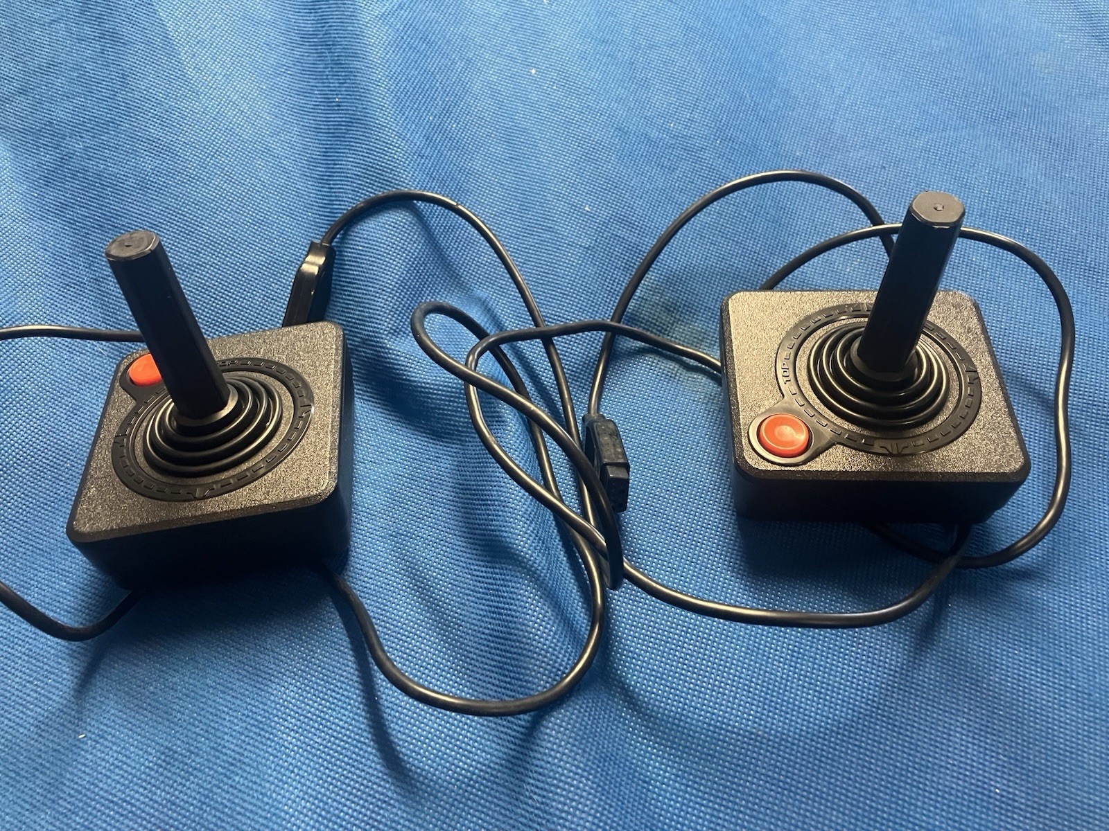 Jeux Lot De 2 Manettes Joysticks Atari 2600