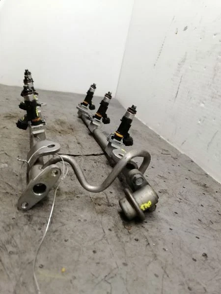 Piezas de inyección de combustible inyector de combustible 3,5 L compatible con 04-08 Infiniti FX SERIE 1391591 Foto 3 de 4