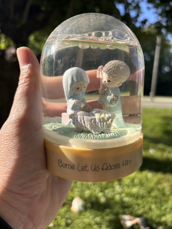 1986 Precious Moments Come Let Us Adore Him Snow Dome Globe 551694 IN BOX