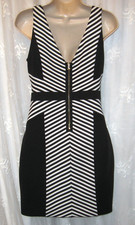 NEW SZ 2 GUESS BLACK WHITE STRIPED FITTED BACK ZIPPER STRETCH POLY LINED DRESS