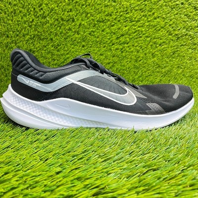 Nike Quest 5 Mens Size 11 Black White Running Training Workout Shoes Sneakers