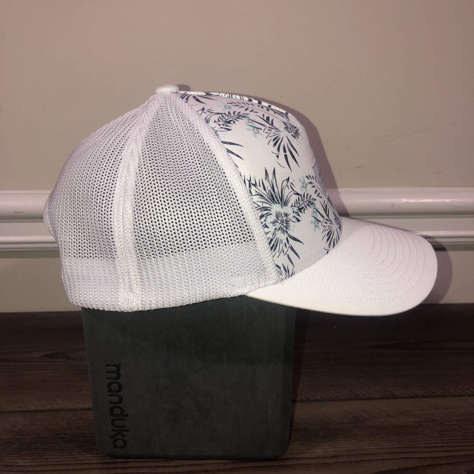 Pebble beach Baseball cap/hat, adjustable, White￼ - image 2
