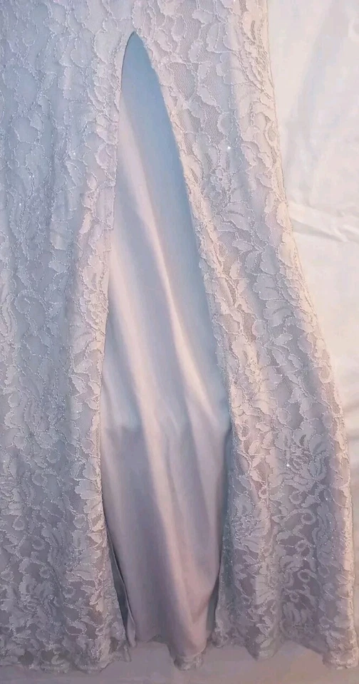 City Triangles Women's Silver, Lace & Rhinestone Long Formal Dress Size 1 - Image 2 of 4