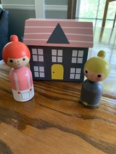 Wooden House with 2 Figurines - HALLMARK