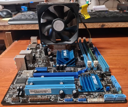 Combo Placa Madre ASUS P5G41T-M LE VER. 1.02 Procesador y memoria - Imagen 6 de 6