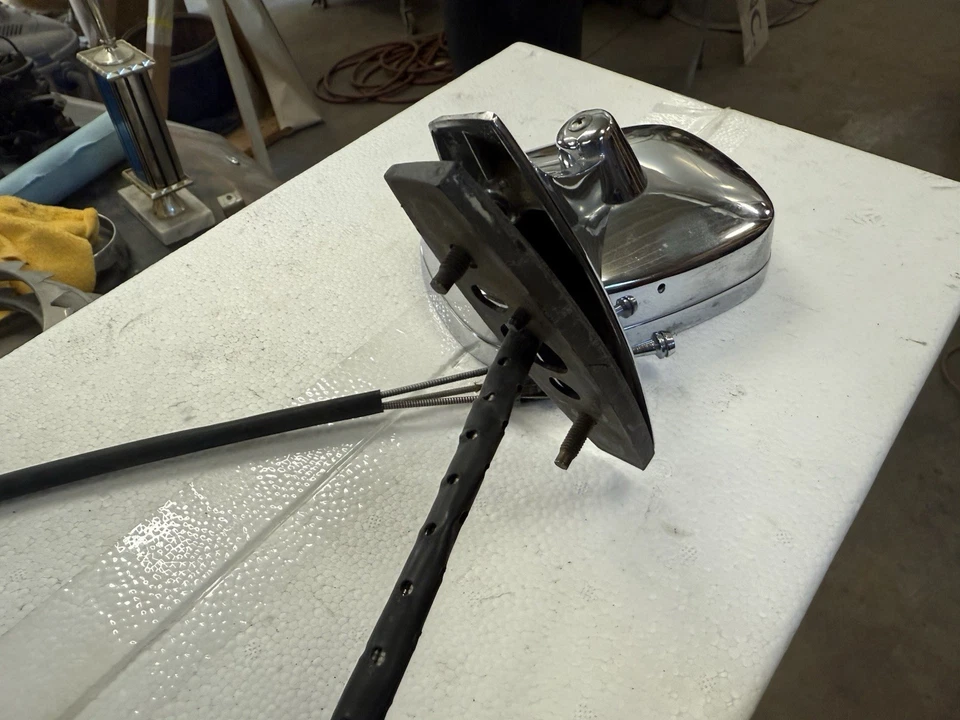 1976 Chevrolet Monte Carlo exterior manual controle remoto espelho porta motorista LH - Imagem 3 de 4