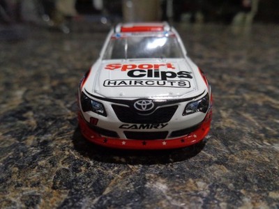 ELLIOTT SADLER #11 SPORT CLIPS 2013 TOYOTA CAMRY NASCAR SALUTES ACTION 1/64 NEW