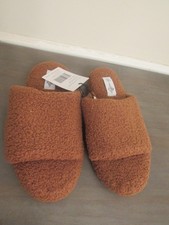 Sole Mates Fuzzy Slippers Brown Soft Fluffy Sliders Mules Flats 7/8: Brand New