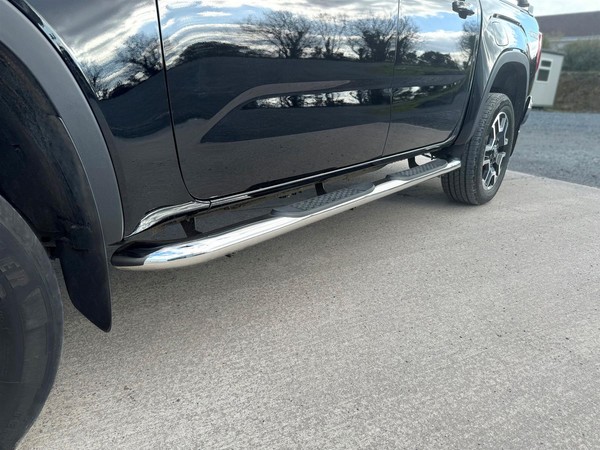 Seiten Stangen - Gebogen FüR VW Volkswagen Amarok 2023 + 4X4 Edelstahl Rohr-image