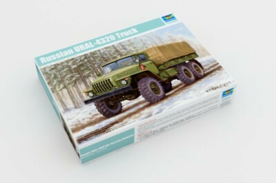 Trumpeter Model kit 1/35 Russian URAL-4320 6X6 Truck