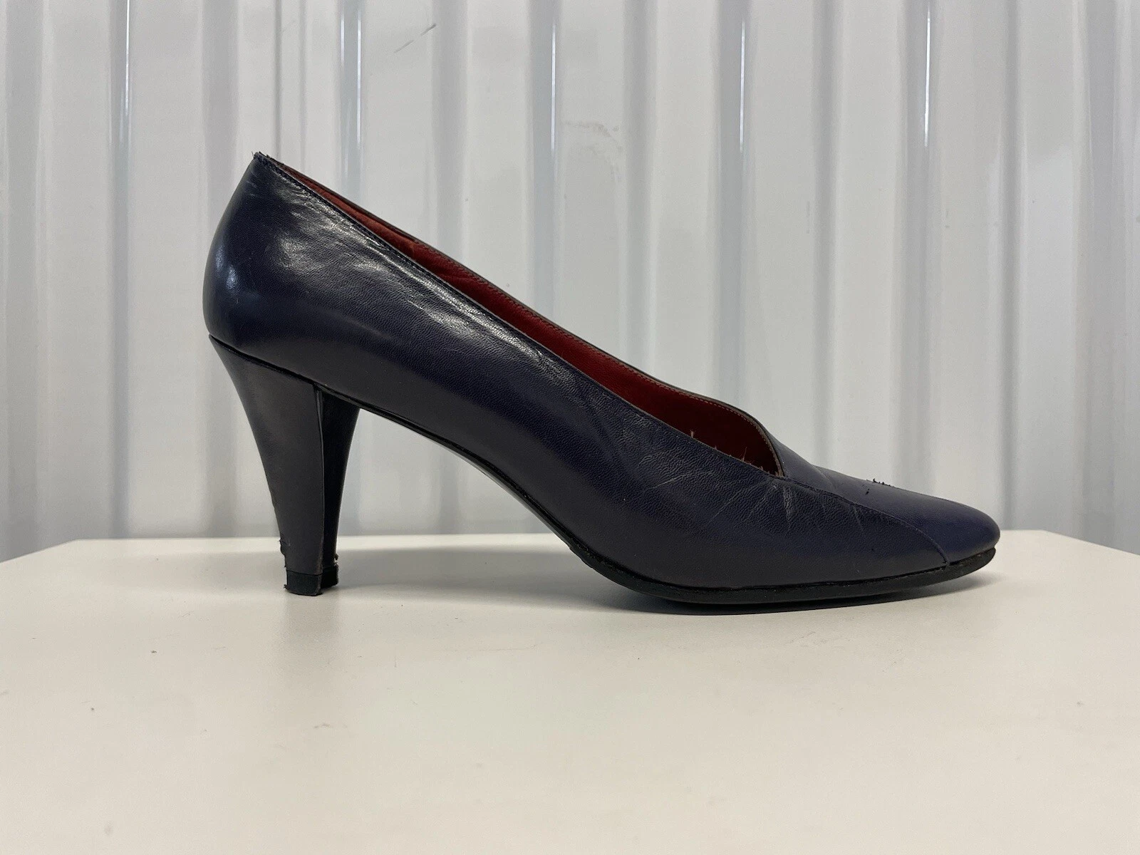 SAINT LAURENT (YSL) Scarpe decolte Yves Saint Laurent anni 80 pelle viola a punta tacco donna 7 37