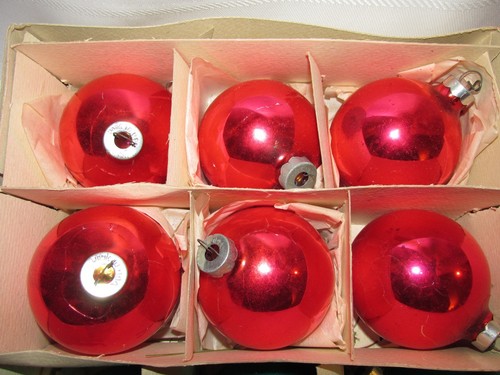 24 VINTAGE CHRISTMAS BALLS ORNAMENTS RED TEAL POLAND & USA - Picture 4 of 4
