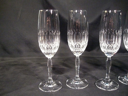 Schott-Zwiesel Celebration Champagne Flutes Set of 5 - Picture 4 of 11