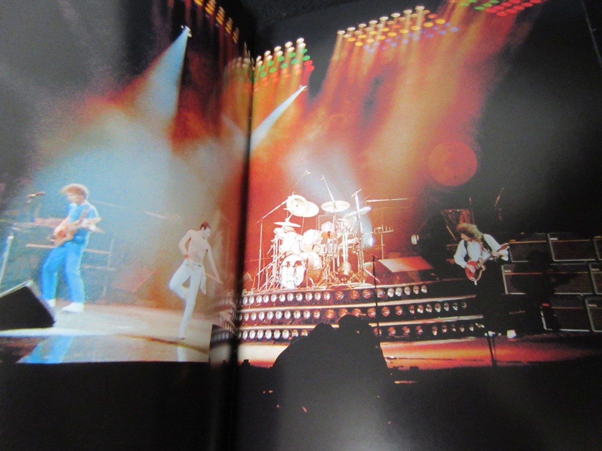 QueenRockMontreal2009&2011プログラム パンフレット Queen Rock Montreal Japan Film Program Book with Promo Flyer