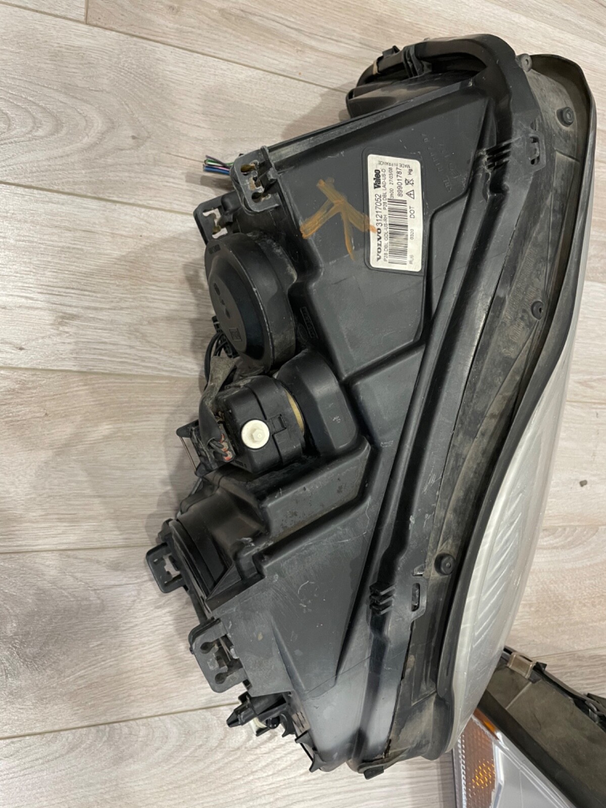 2008 2013 Volvo xc90 headlights set left and right xenon OEM used eBay