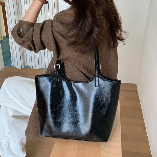 women handbag black