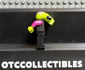 LEGO Alien Conquest Alien Pilot Minifigure 7050 7052 7067 Green Purple Black