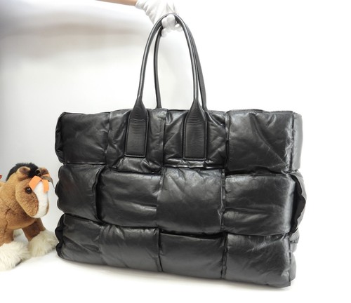 Bottega Veneta Large Arco Tote Bag Black Embossed Calfskin Leather Shoulder Bag