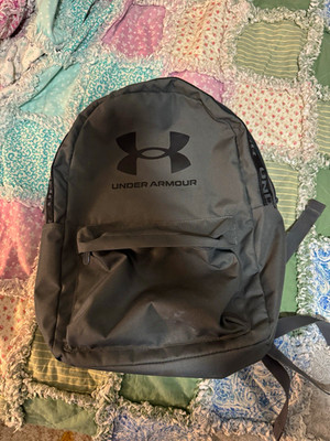 Under Armour Gray Backpack Zip Closure Adjustable Padded Straps Travel Casual