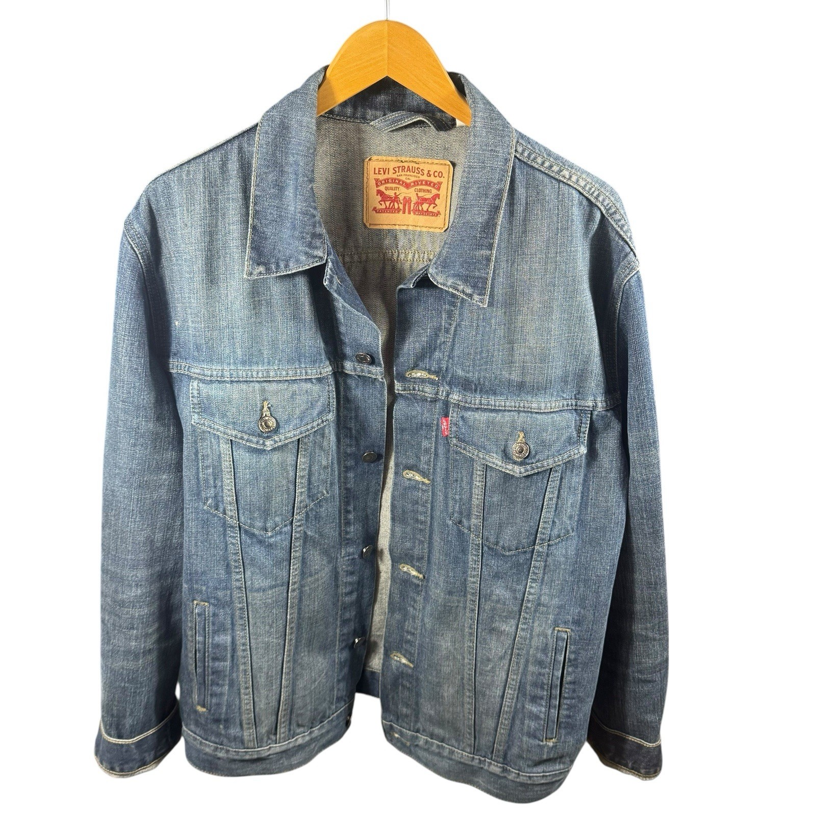 Levi’s Men’s Denim Trucker Jacket XL Blue Jean Vintage Wash Button Front Coat