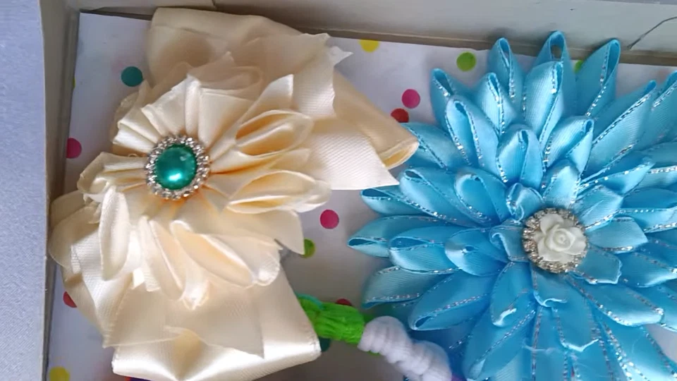 Gift Set of 5 Hair Accessories for Girls Bows Band Clip Bow Flowers Dance Cute - Image 2 of 2