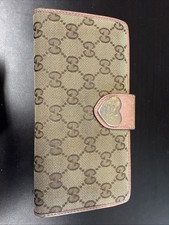 Authentic GUCCI GG Monogram Canvas Lovely Heart Wallet in Magenta Pink Leather