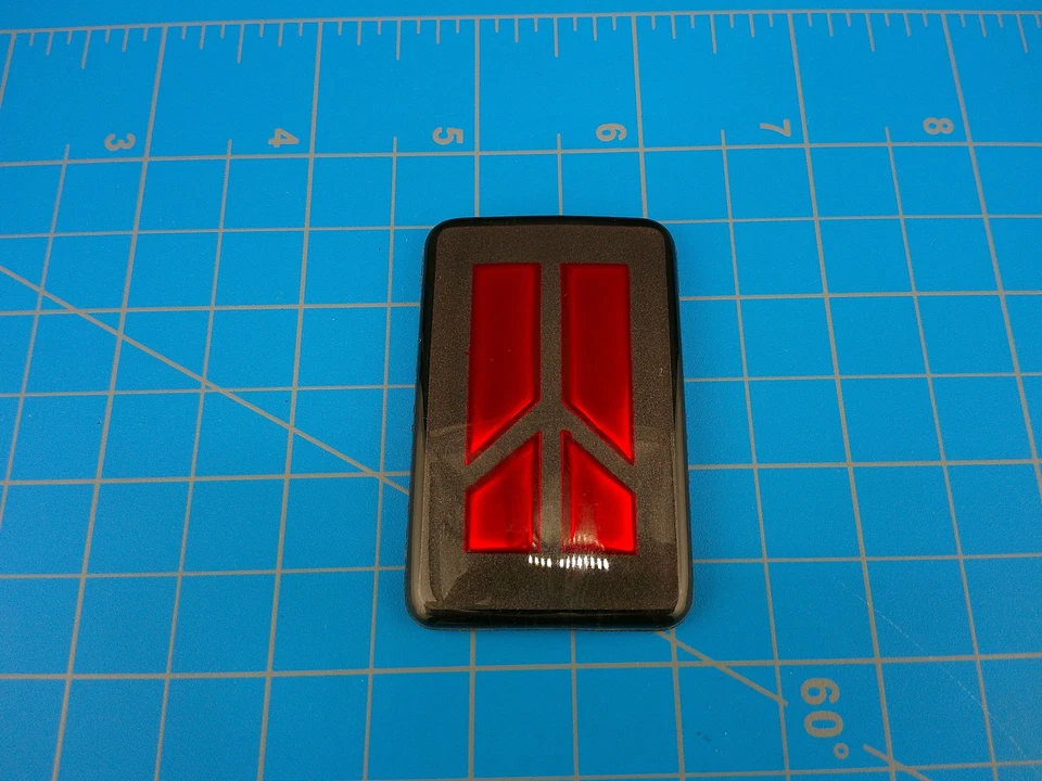 De colección OLDSMOBILE Emblema Calcomanía Insignia Coche Genuino Rojo Brillante Clásico Retro GM Foto 2 de 4