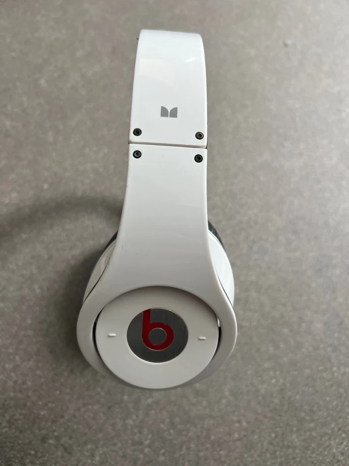 Beats by Dr. Dre Studio Headphones White, photo 2 of 5