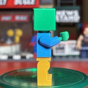 Lego Minecraft Zombie With Pearl Gold Legs From Set 21137.