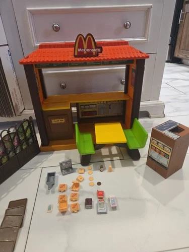 1982 Barbie Loves McDonalds Playset Restaurant 99% Complete Mattel Vintage