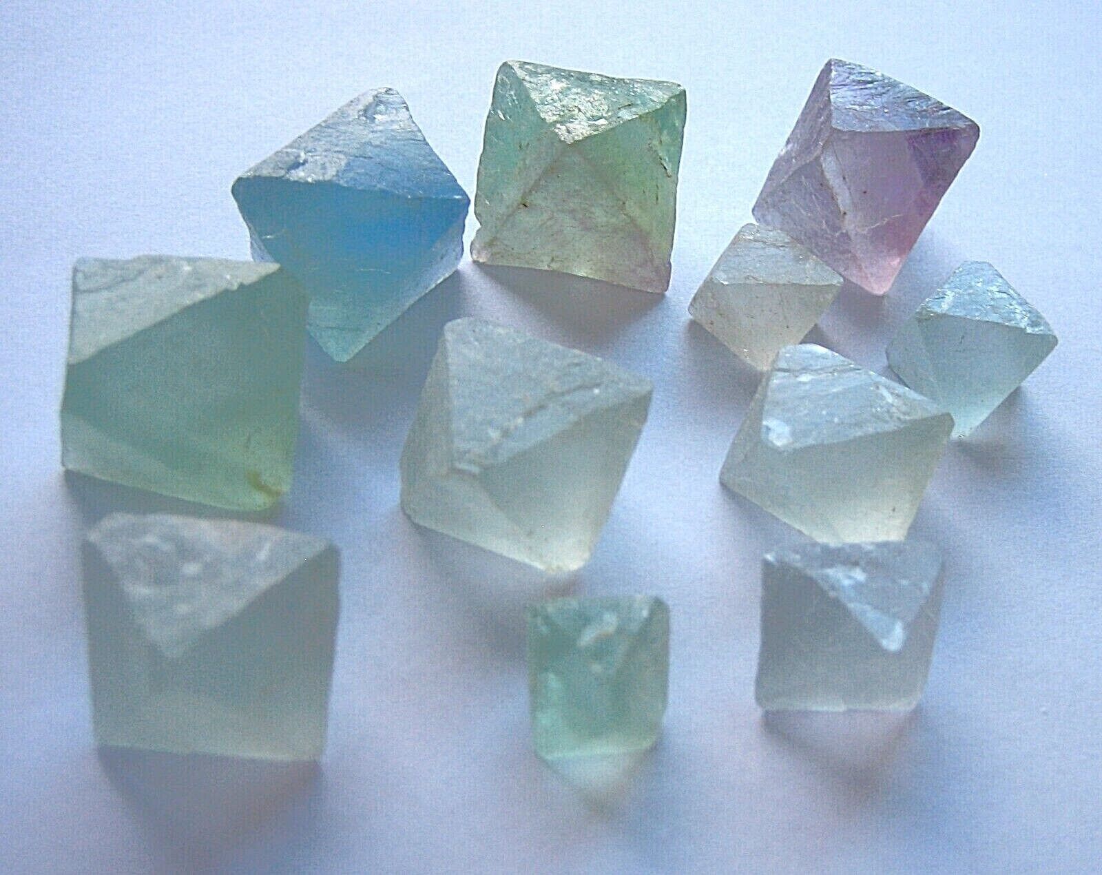 Fluorit Oktaeder Rohstein Natur Kristall Ø 15 - 62 mm naturbelassen
