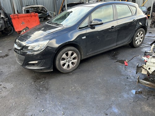 Vauxhall Astra J 2015 1.6 Diesel ***Breaking*** - Picture 2 of 4