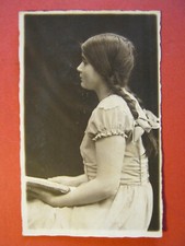 Foto-AK Hübsches Mädchen Mädel Sweet Girl mit Zöpfen Photo. Atelier Central Köln