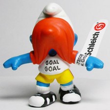 GOAL GETTER FOOTBALL SOCCER SMURF VINTAGE 2004 by SCHLEICH THE SMURFS - 20528