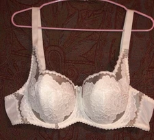 NWT Frugue White Lace Bra 42B *BUNDLE & SAVE* $1 SHIPS MORE
