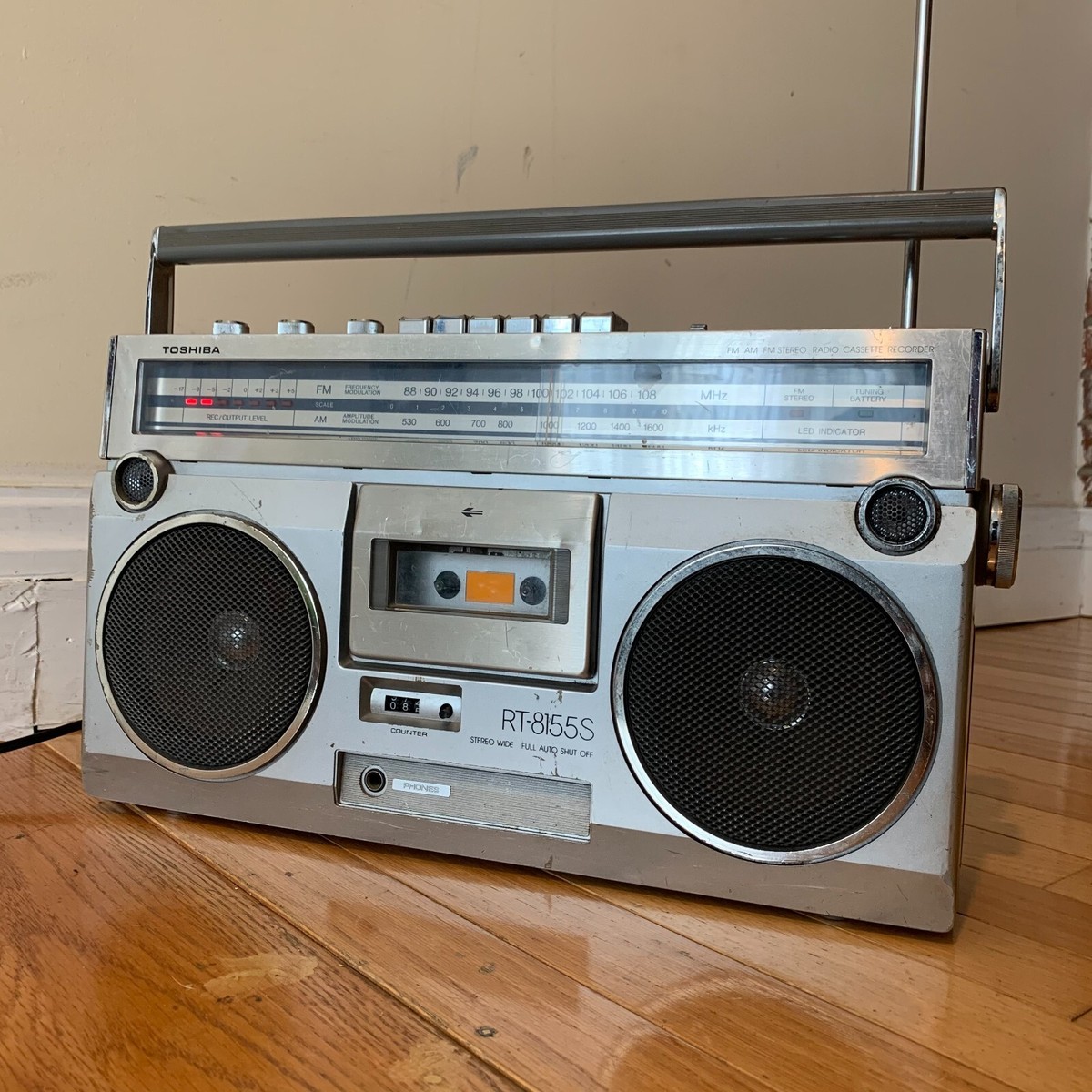 TOSHIBA BOMBEAT12 RT-8155S Stereo Radio Cassette Recorder vintage