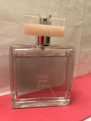 avon little pink dress perfume Avon Little Pink Dress tuoksuu pionilta, myskilt ja jasmiinilta. Suihkaise naisellisuutta pllesi ja seuraa thtien vaaleanpunaista trendi!