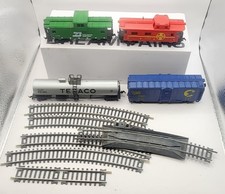 Lot of 6 Life Like Train Tracks 4 Train Cars