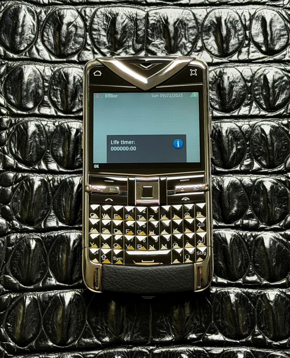 Vertu Constellation 2006 電話. 未使用の Vertu - Constellation | Mobile Phone Museum 携帯電話本体