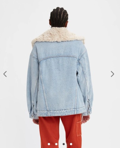 NWT Womens Levi’s Premium Relaxed Oversized Sherpa Trucker Jacket Sz Med - Picture 3 of 8