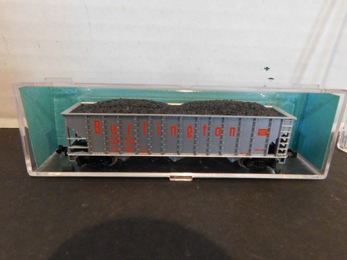 Coche tolva Atlas escala N Burlington con carga de carbón #3261 | Condition: New