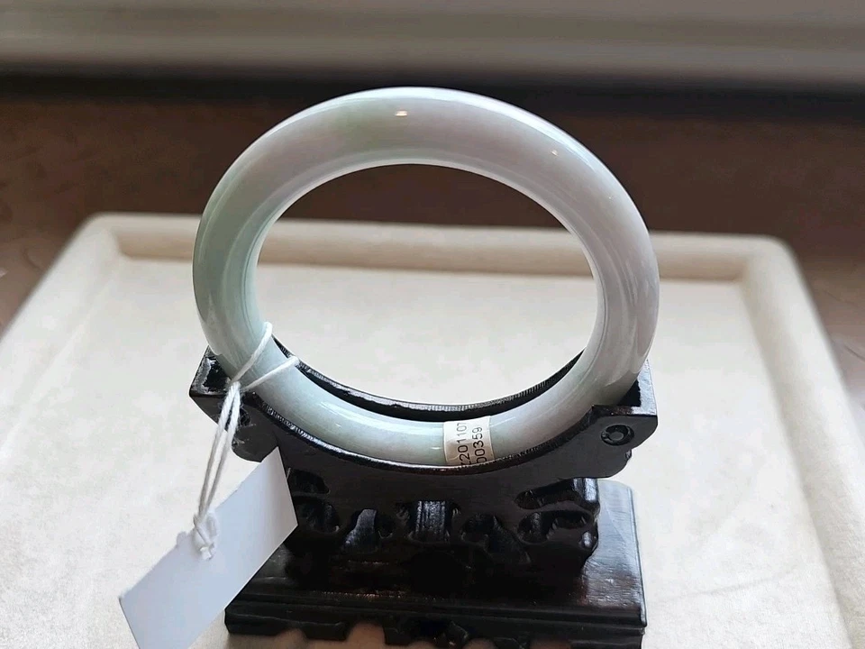 Brazalete verde pálido jadeíta grado A natural certificado Birmania 56 mm  Foto 3 de 4