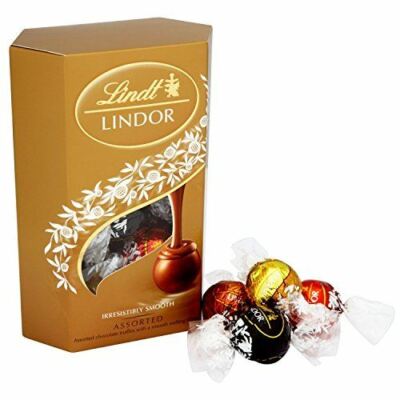 ドイツ lindt リンツ　LINDOR LINDT LINDOR Pistachio Milk Chocolate 2 x 100g New from
