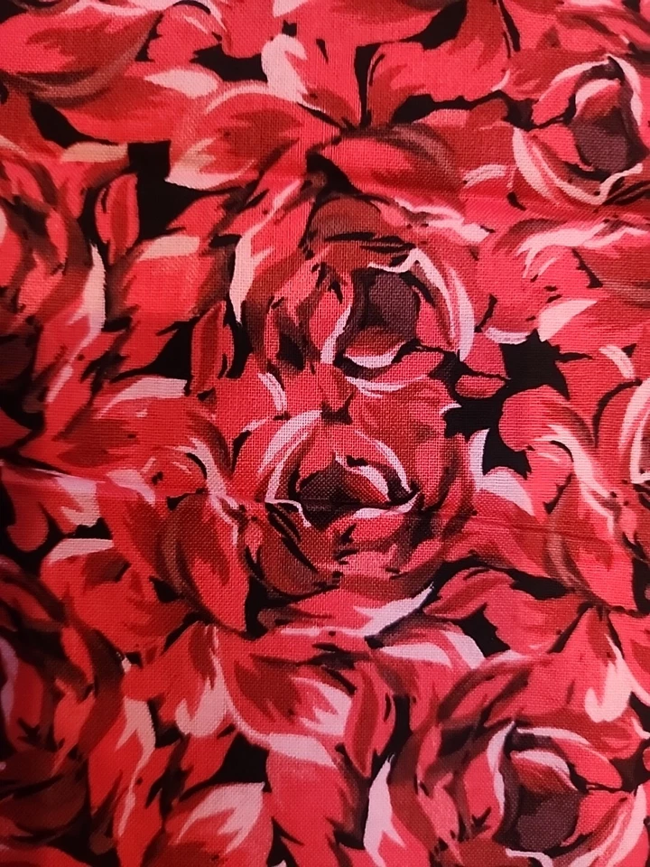 KEEPSAKE calico Solid RED ROSES 100% Cotton 11 Feet  - Image 3 of 4