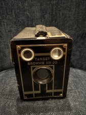 Brownie Target Six-20 Kodak Camera - 1940s - VINTAGE - for parts-shutter clicks