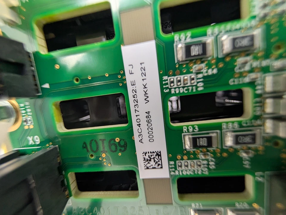 Fujitsu SAS Backplane A3C40173252 8 x 2,5 zoll - Bild 4 von 4