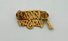 Vintage Willie Nelson Cowboy Hat Curved 1970’s Pin (P219) — photo 2