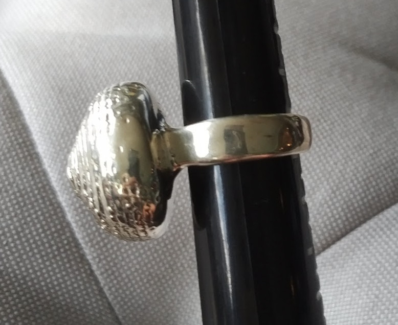 Statement ring silver curved edges linear pattern… - image 8