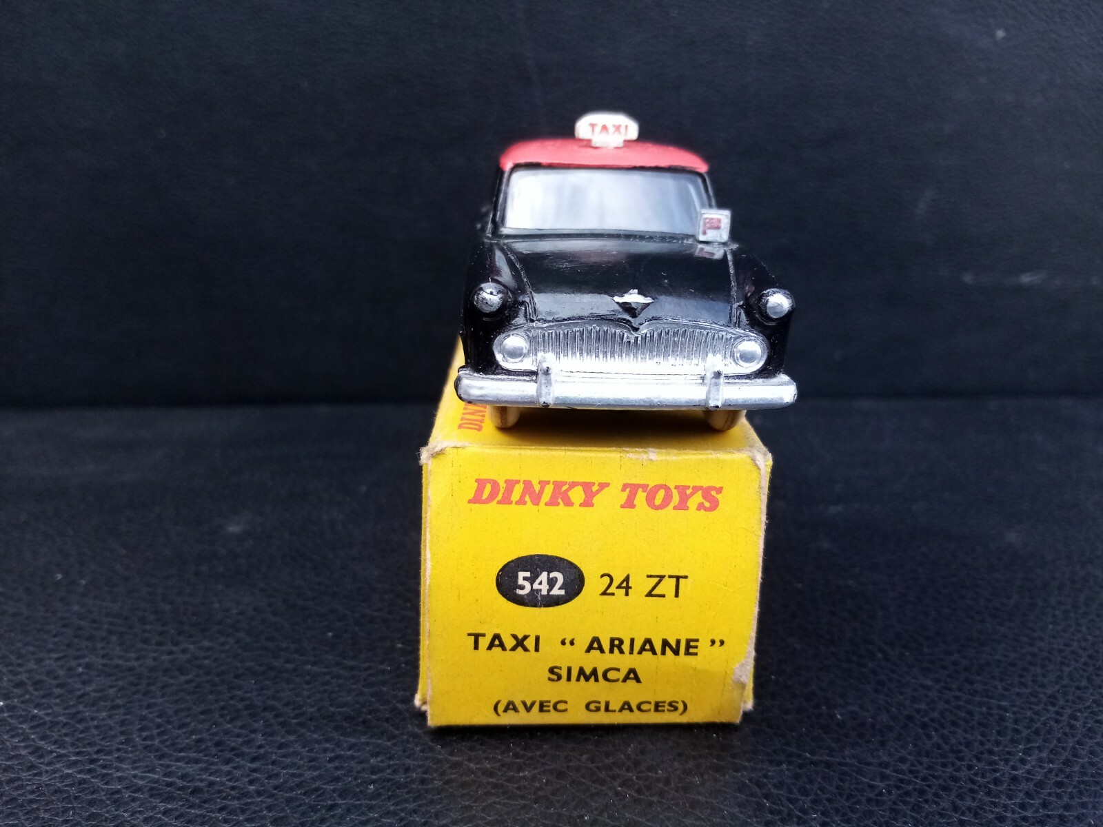 Dinky Toys Simca Ariane Taxi - Réf 542 24 ZT - échelle 1/43 (occasion)